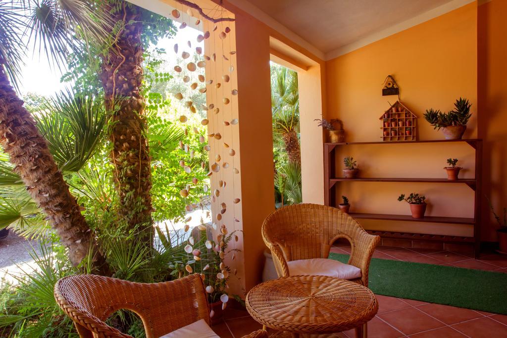 Hotel Ristorante Sa Pedrera Кабрас Экстерьер фото