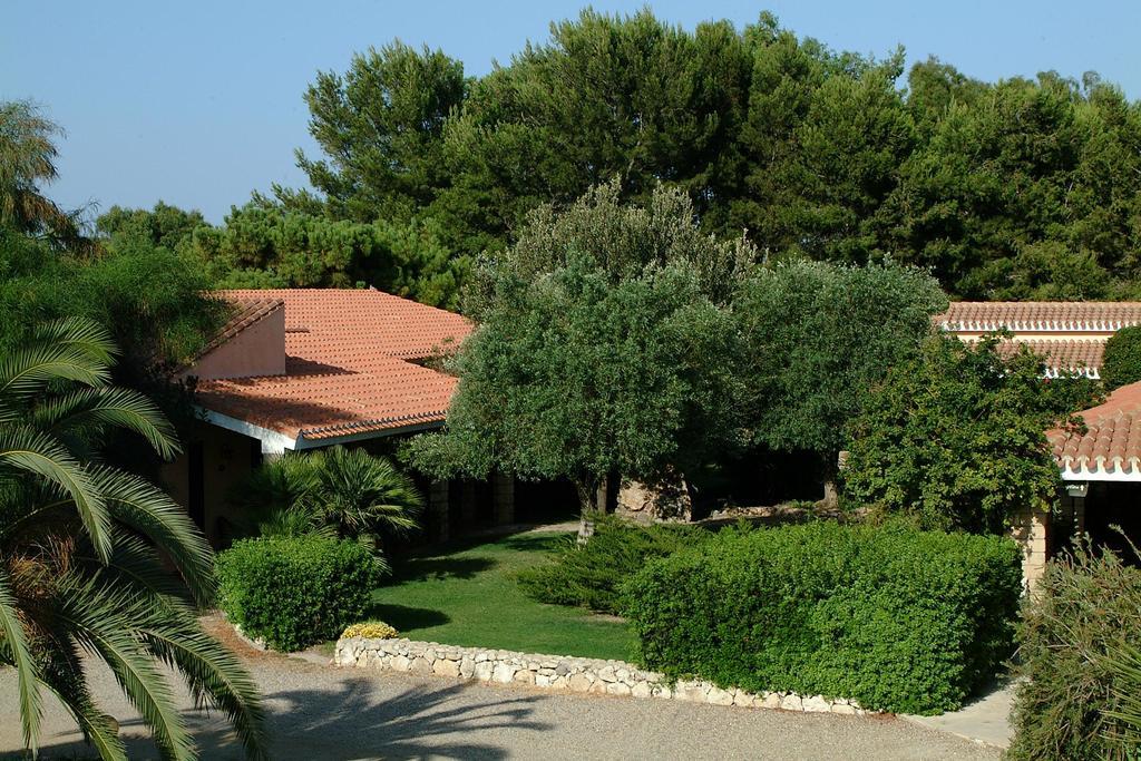 Hotel Ristorante Sa Pedrera Кабрас Экстерьер фото