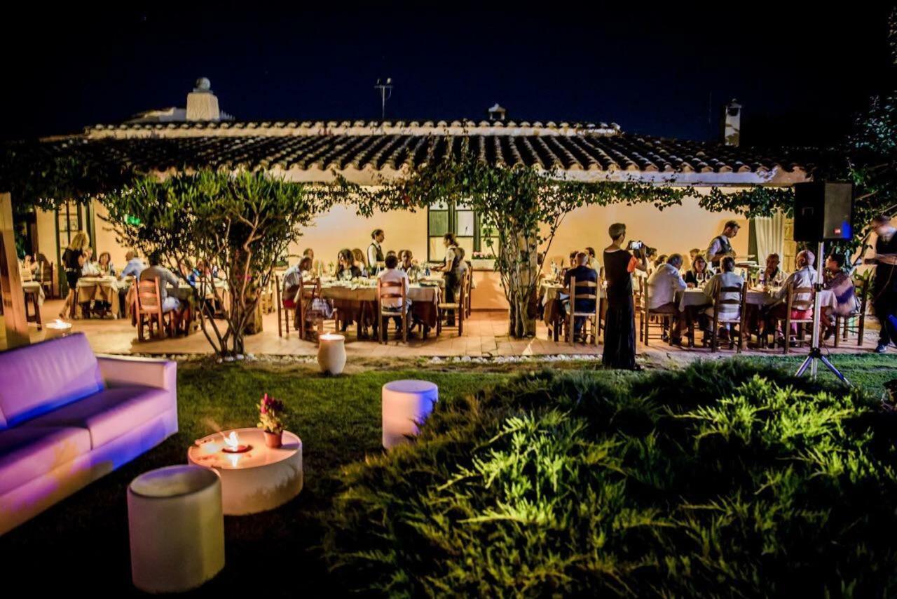 Hotel Ristorante Sa Pedrera Кабрас Экстерьер фото